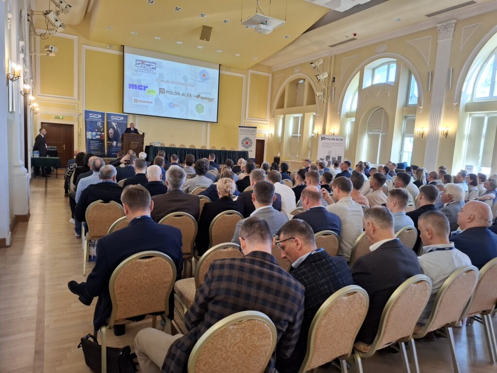 Uczestnicy VIII Ogólnopolskiego Seminarium Ochrony Przeciwpożarowej w Warszawskim Domu Technika NOT